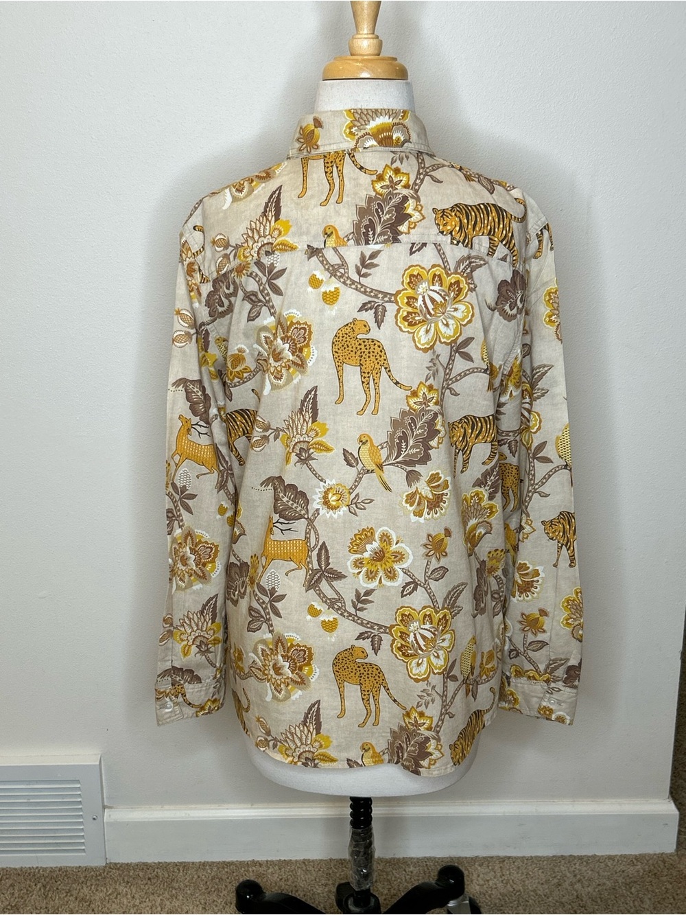 J. McLaughlin Beige Button-Down Shirt with Mustard & Brown Floral Animal Print L - Picture 4 of 10